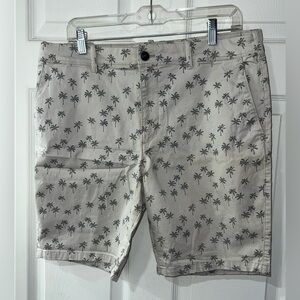 Express Men’s Khaki Shorts *NEVER WORN*